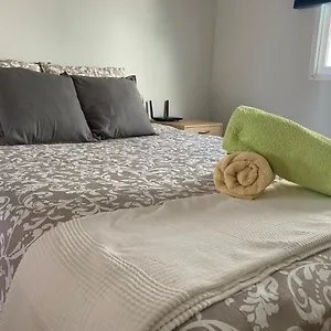 https://royalhomes-apartamento-los-guindos.hotelsinnerja.org