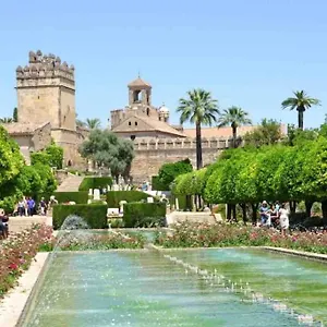 Con Jardin Y Piscina En Córdoba